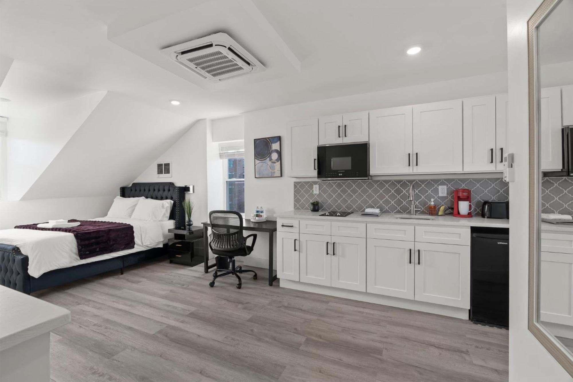 Hotel New Season Royals, Airport West Chester Pokoj fotografie