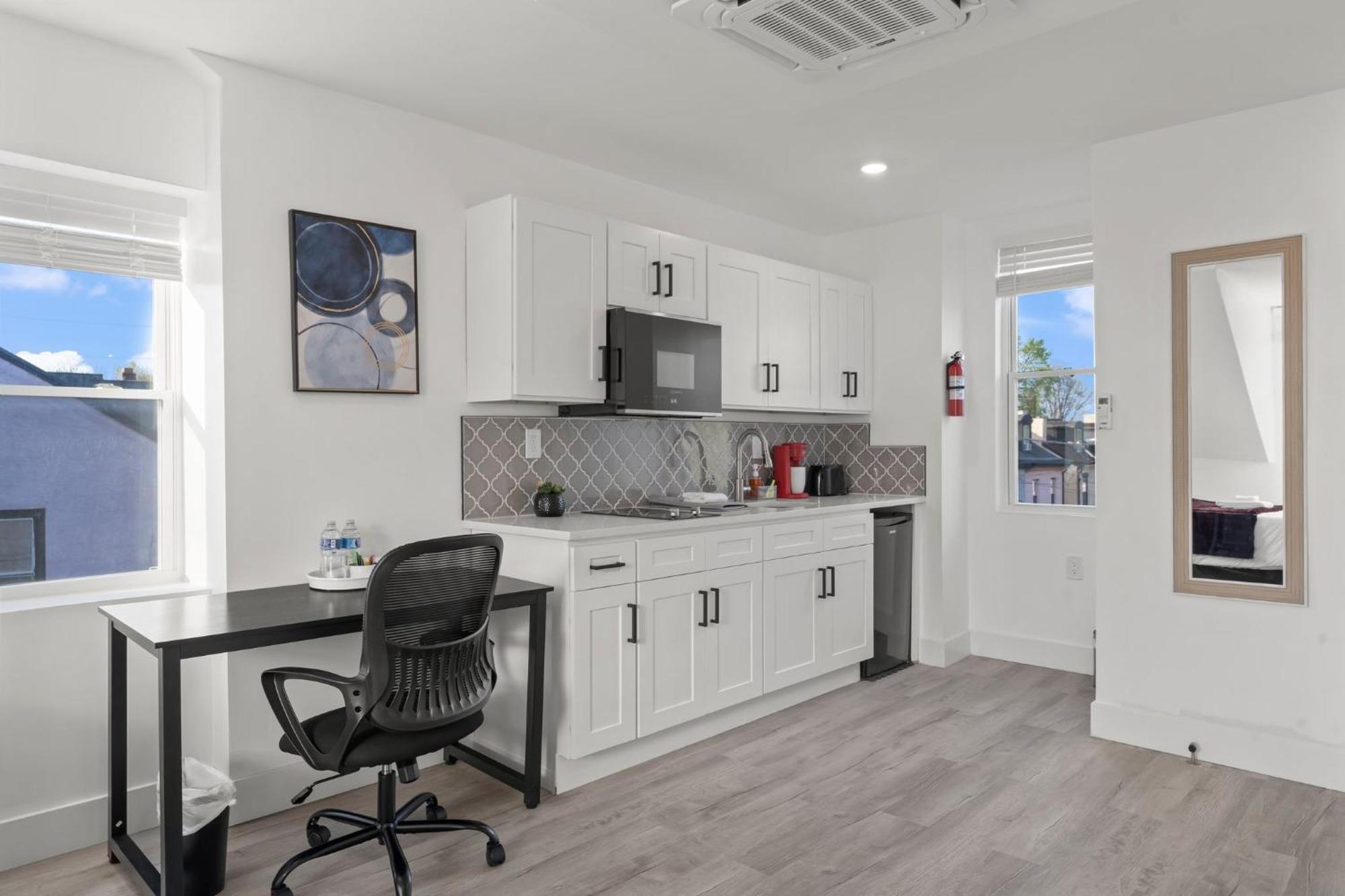 Hotel New Season Royals, Airport West Chester Pokoj fotografie