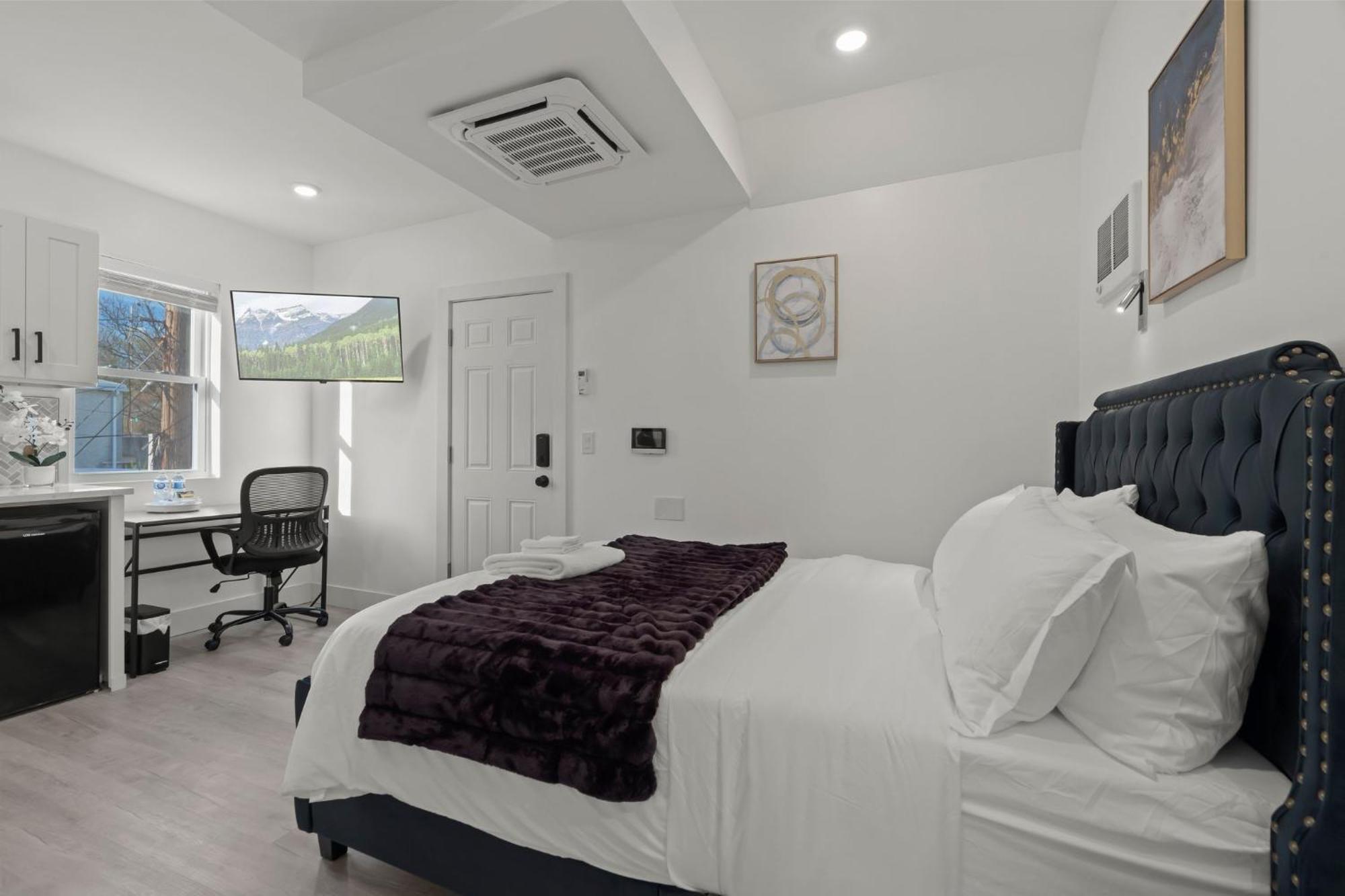 Hotel New Season Royals, Airport West Chester Pokoj fotografie