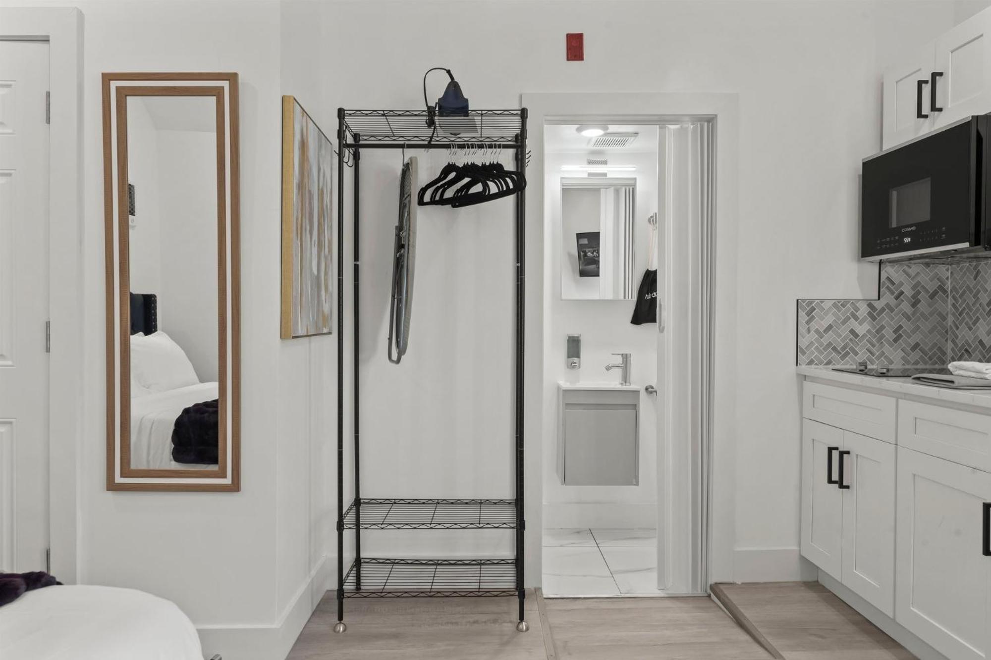 Hotel New Season Royals, Airport West Chester Pokoj fotografie