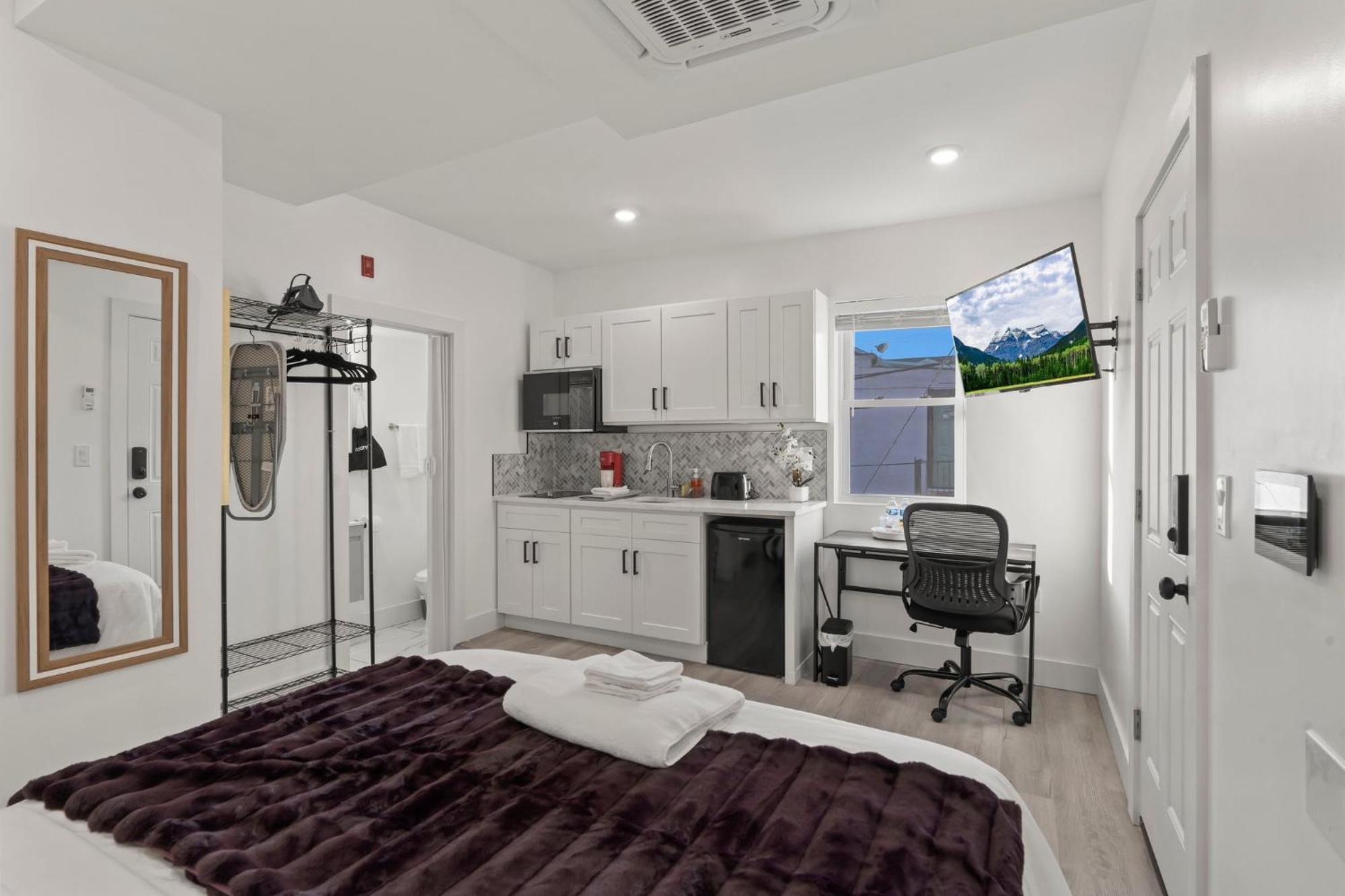Hotel New Season Royals, Airport West Chester Pokoj fotografie