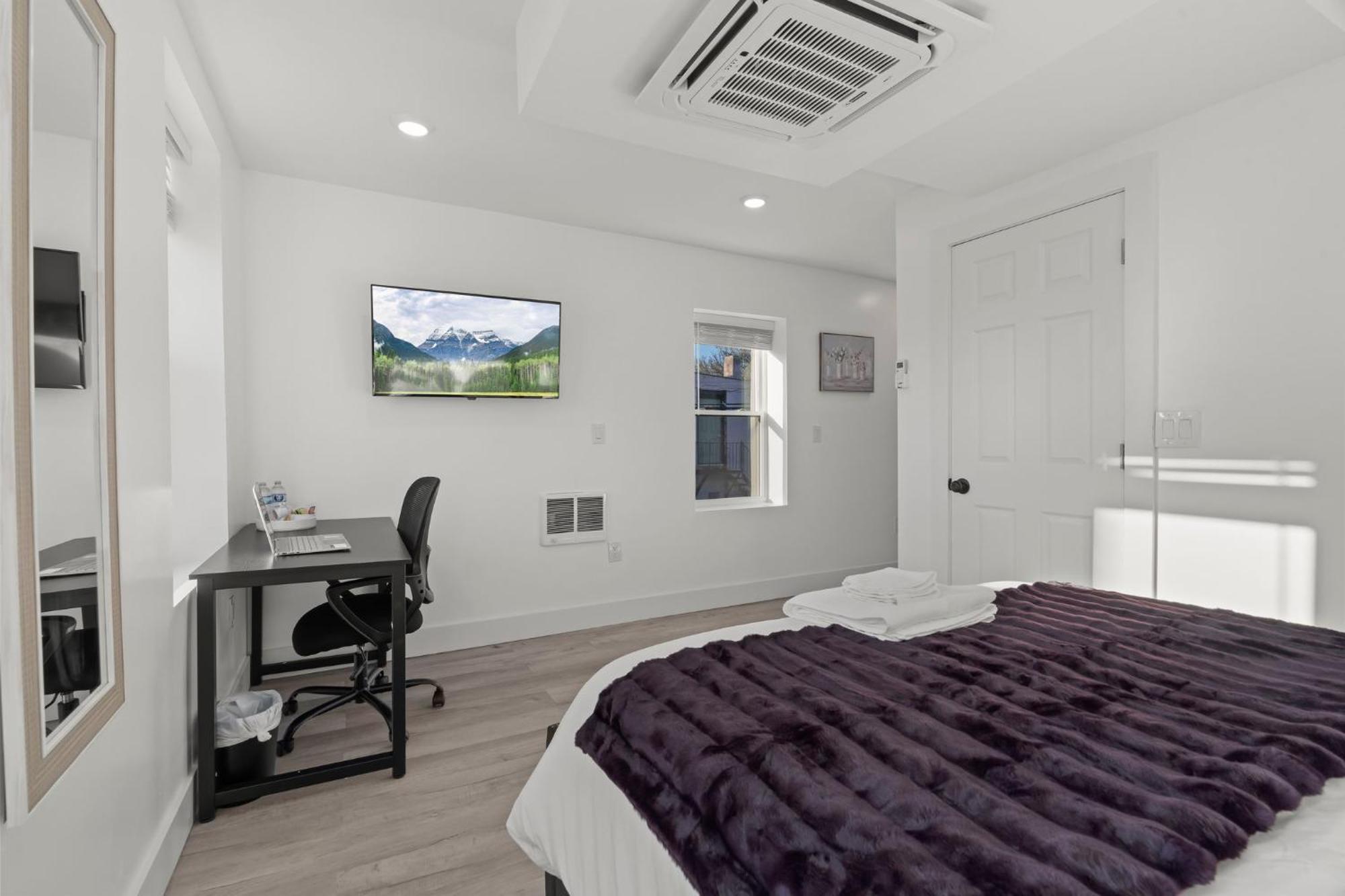 Hotel New Season Royals, Airport West Chester Pokoj fotografie