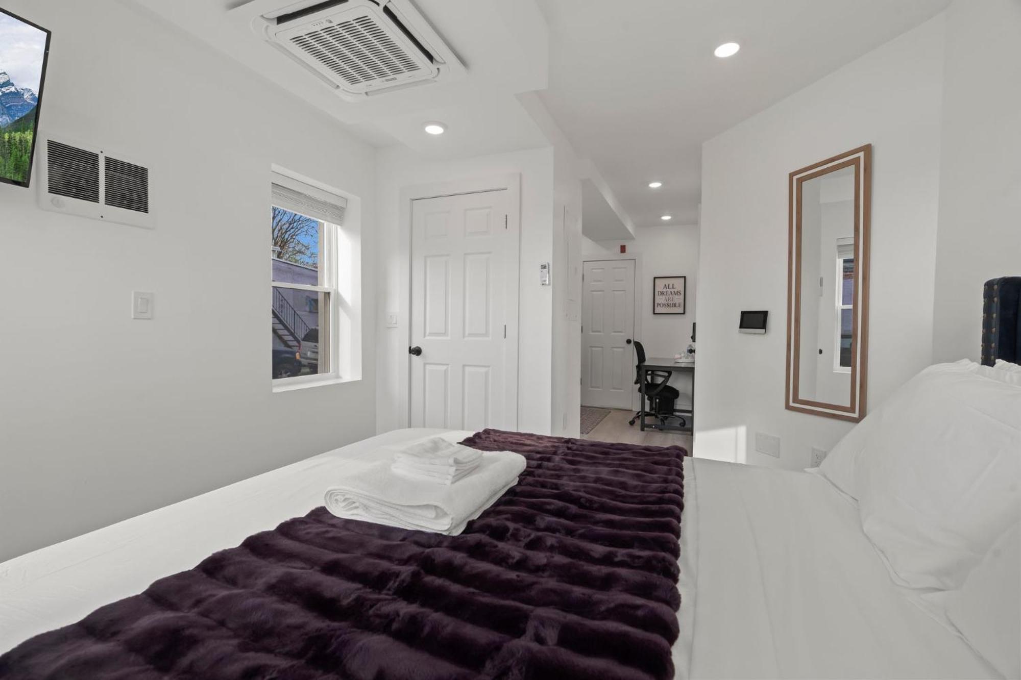 Hotel New Season Royals, Airport West Chester Pokoj fotografie