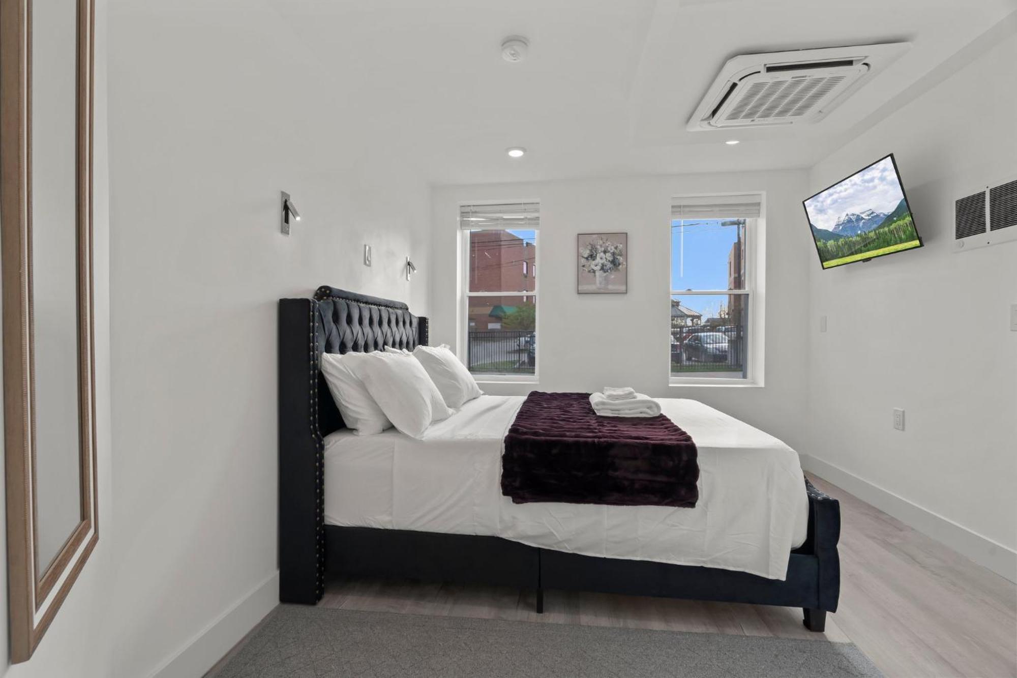 Hotel New Season Royals, Airport West Chester Pokoj fotografie