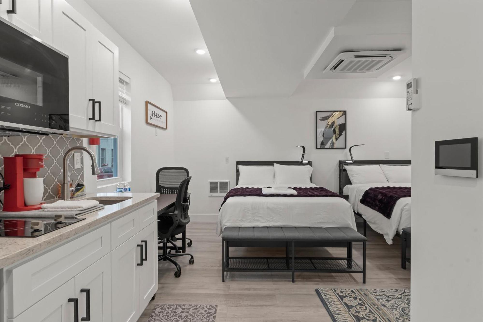 Hotel New Season Royals, Airport West Chester Pokoj fotografie